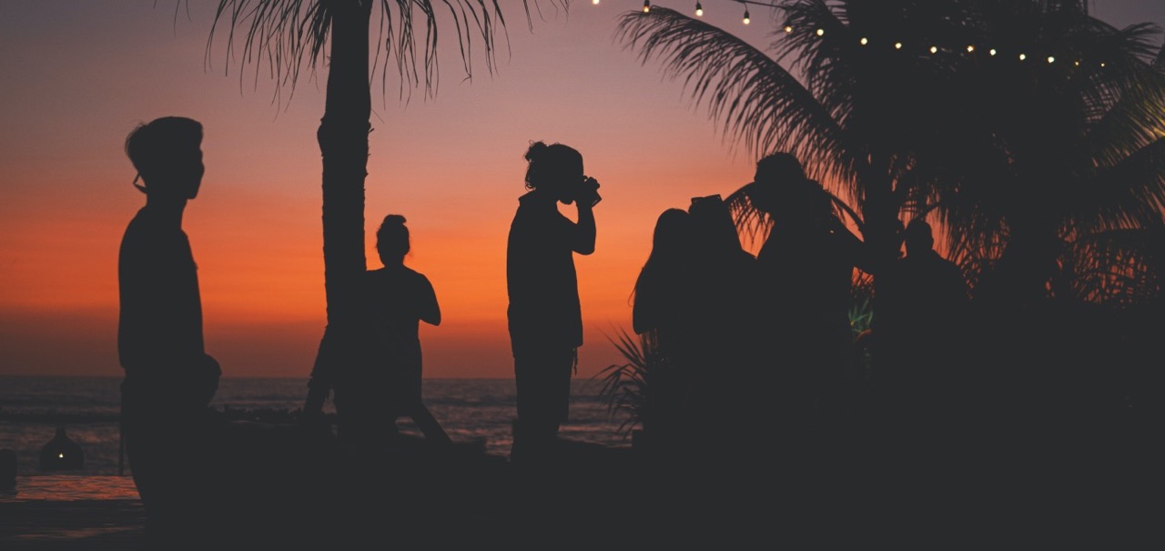 Parties at a villa in Dubai 🖤 VIP girls | MGTIMES